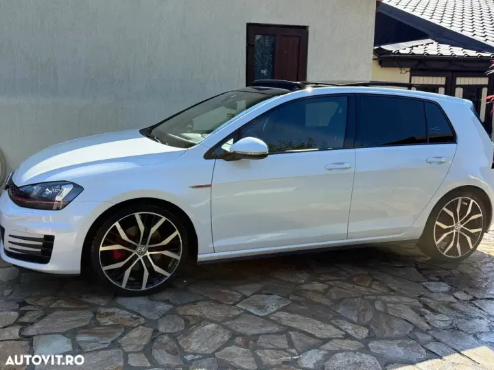 Volkswagen Golf VII