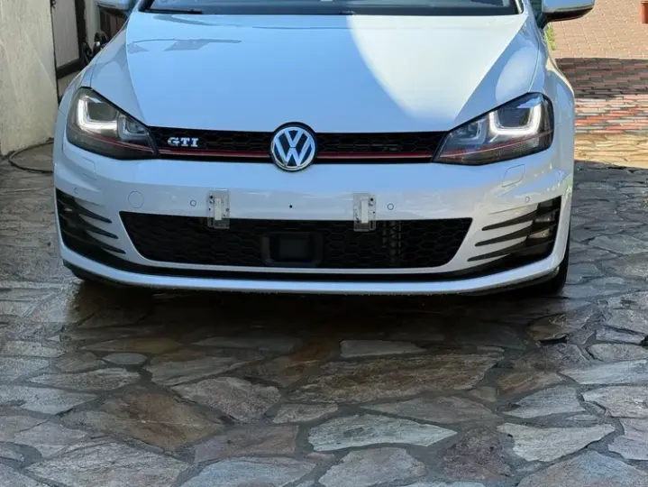 Volkswagen Golf VII