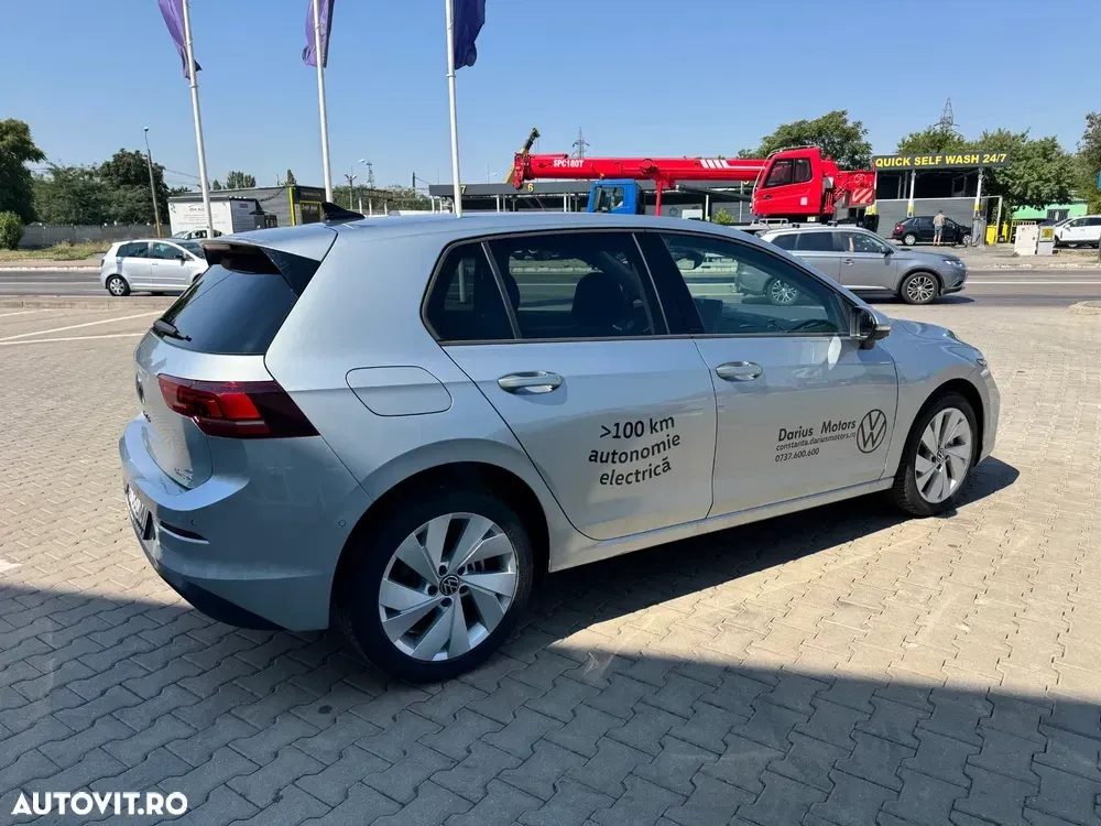 Volkswagen Golf VIII 1.5 eHybrid OPF DSG Life — imagine 4