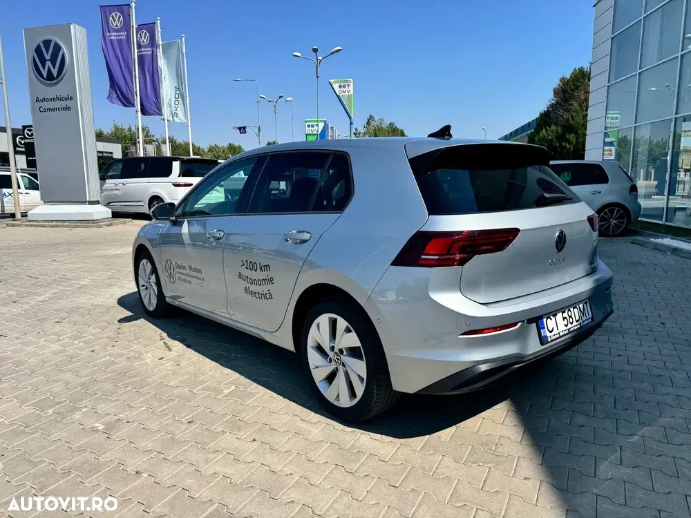 Volkswagen Golf VIII 1.5 eHybrid OPF DSG Life — imagine 3