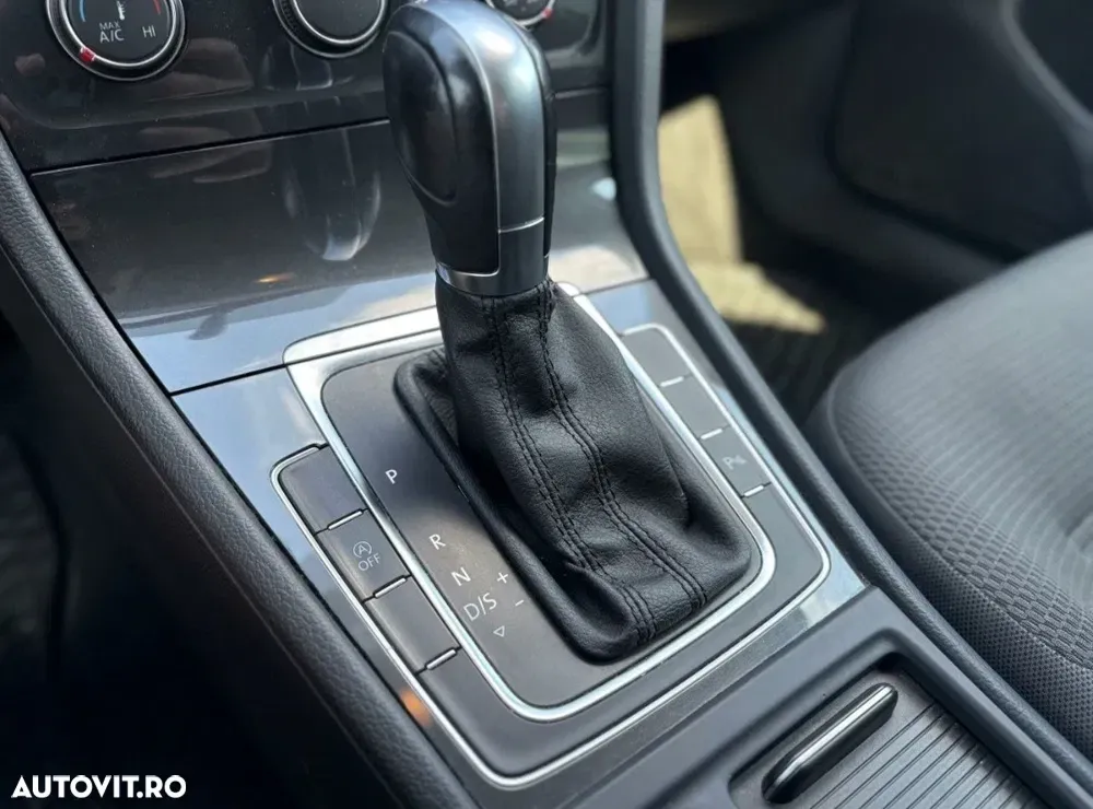 Volkswagen Golf 1.6 TDI DSG Highline — imagine 4