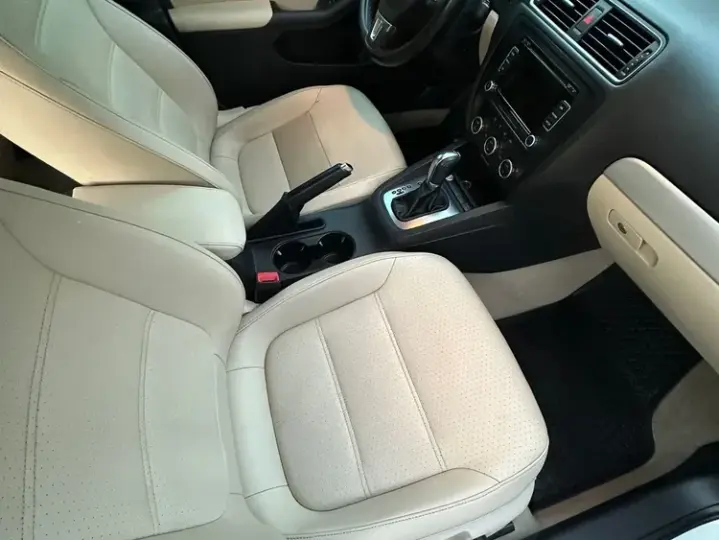 Volkswagen Jetta A6 1.4 DSG