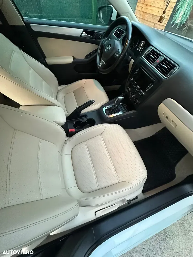 Volkswagen Jetta A6 1.4 DSG — imagine 2