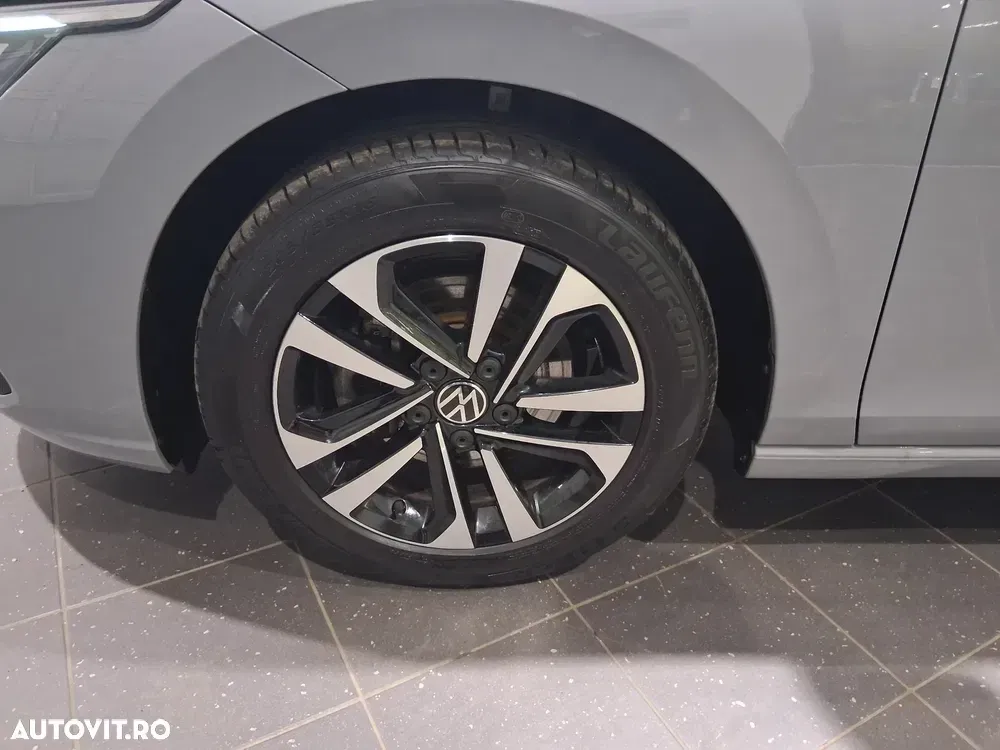 Volkswagen Golf VIII 1.0 eTSI MHEV 110CP DSG Life — imagine 4
