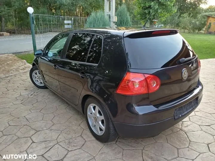 Volkswagen Golf V 1.6 Highline