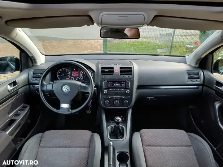 Volkswagen Golf V 1.6 Highline
