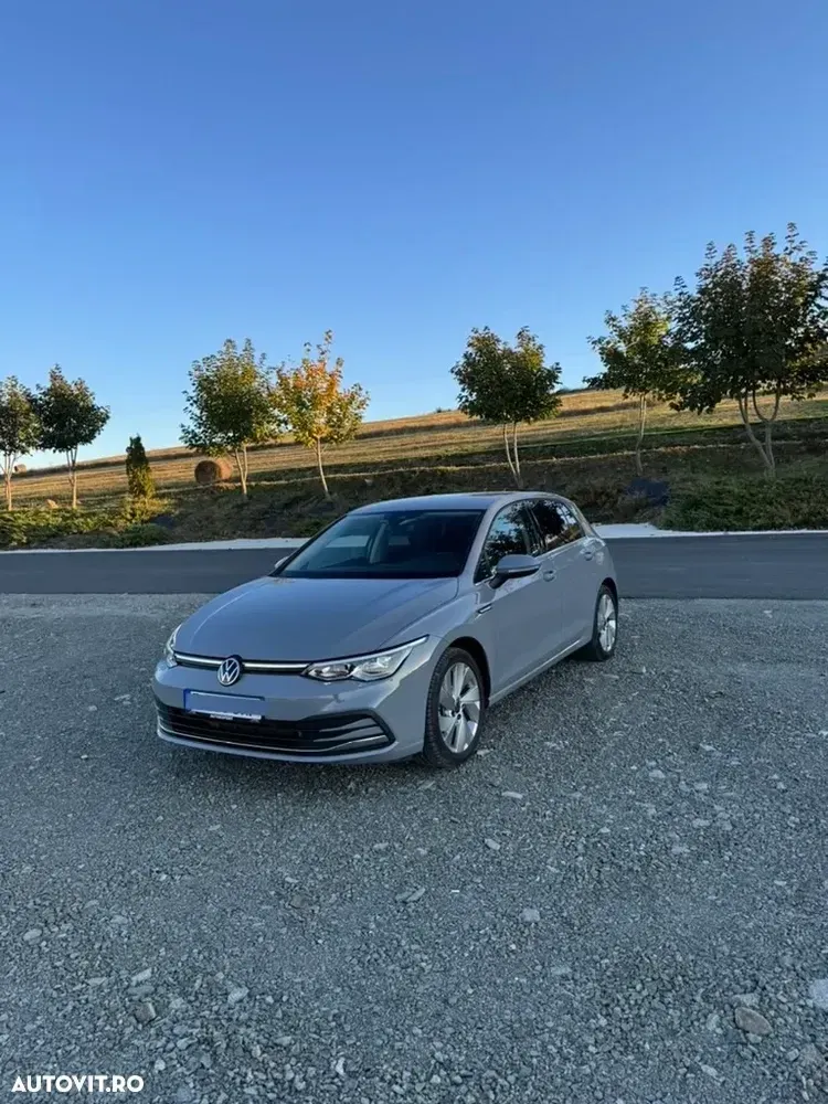 Volkswagen Golf VIII 1.5 eTSI ACT DSG MHEV Style — imagine 2