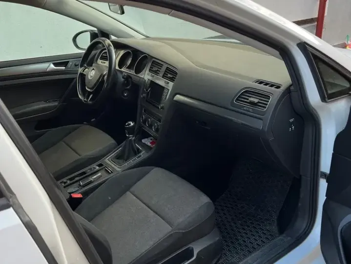 Volkswagen Golf VII 1.6 TDI DPF Comfortline