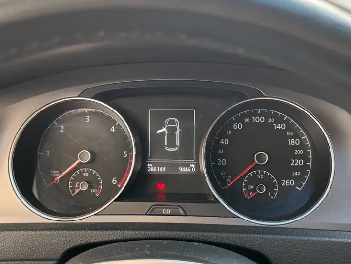 Volkswagen Golf VII 1.6 TDI DPF Comfortline