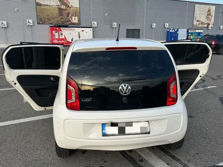 Volkswagen up! 1.0 Take