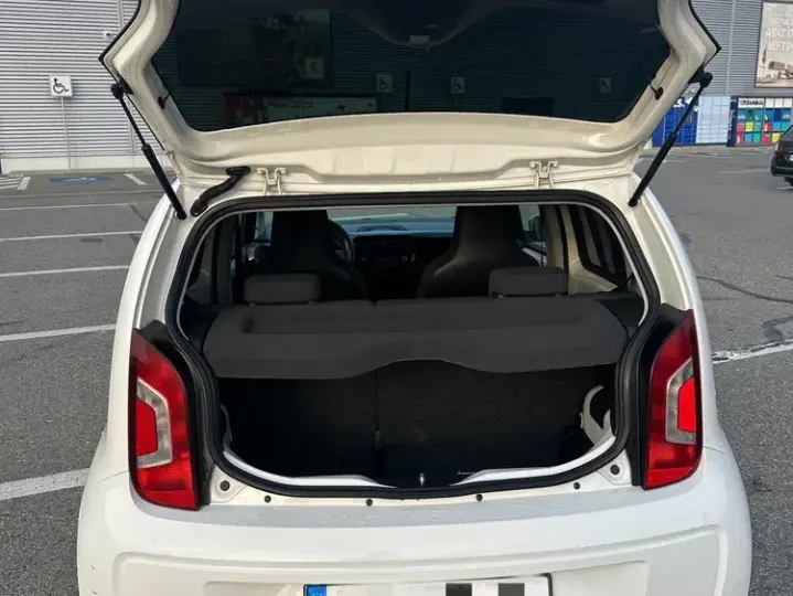 Volkswagen up! 1.0 Take
