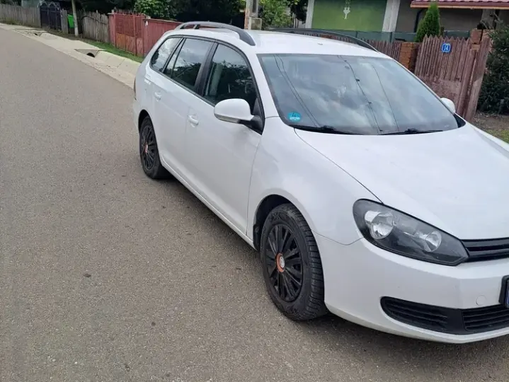 Volkswagen Golf VI 1.6 TDI DPF Trendline