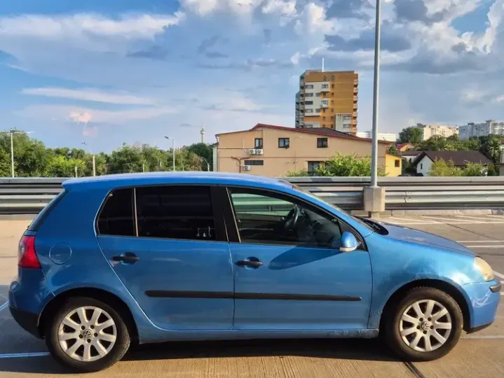 Volkswagen Golf V