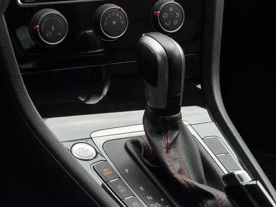 Volkswagen Golf VII 2.0 TSI BMT DSG GTI Performance — imagine 5