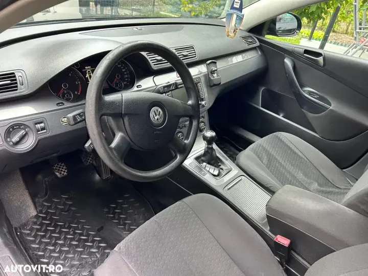 Volkswagen Passat B6 2.0 TDI DPF Comfortline