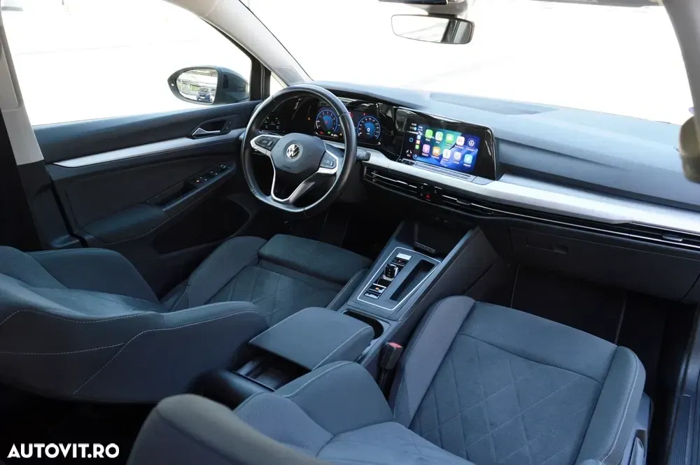 Volkswagen Golf VIII 1.5 eTSI ACT DSG MHEV Style — imagine 5