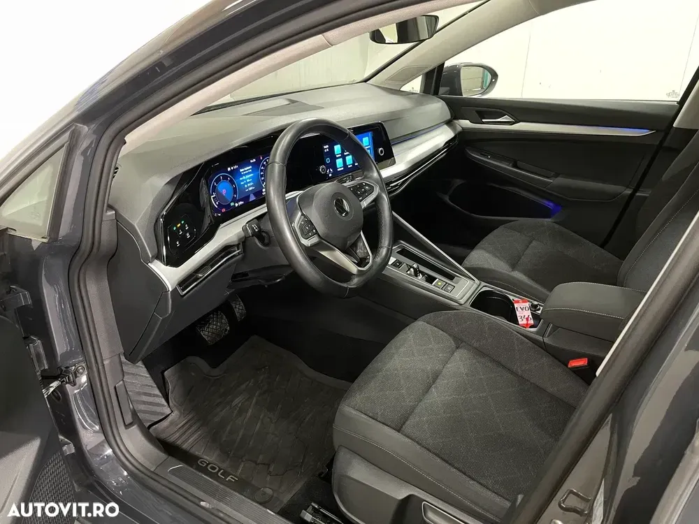 Volkswagen Golf VIII — imagine 5