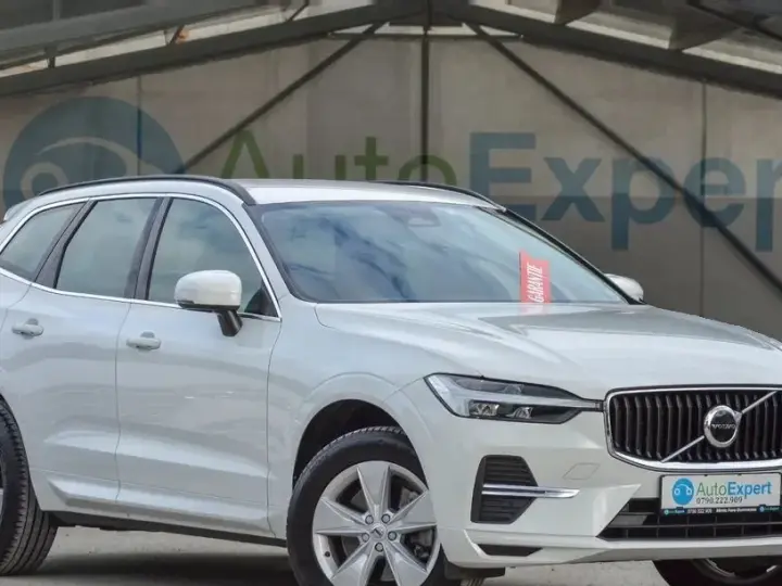 Volvo XC 60 II B4 MHEV AWD Inscription