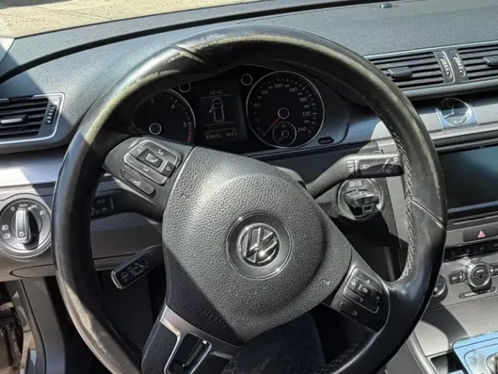 Volkswagen Passat B7 1.6 TDI BlueMotion Technology DSG Comfortline