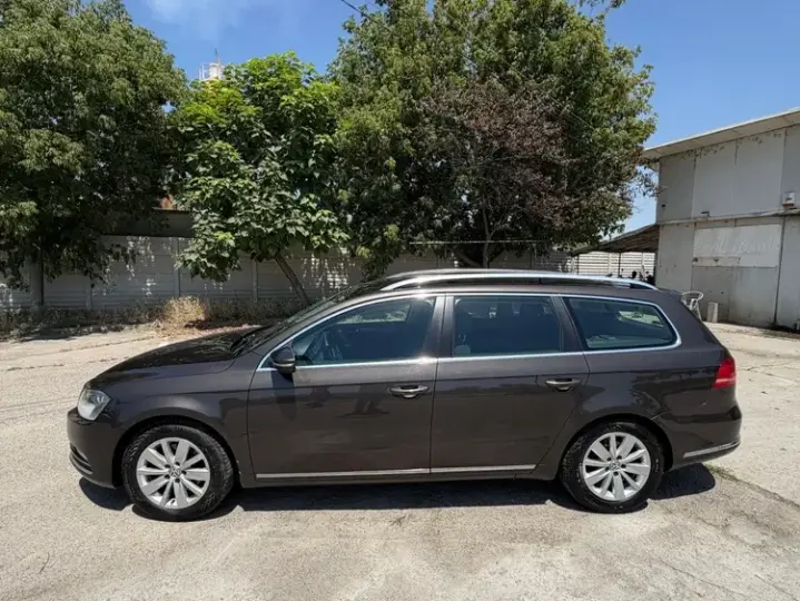 Volkswagen Passat B7 1.6 TDI BlueMotion Technology DSG Comfortline