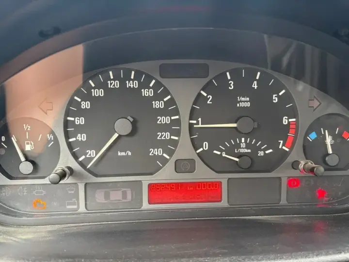 BMW Seria 3 E46 318i