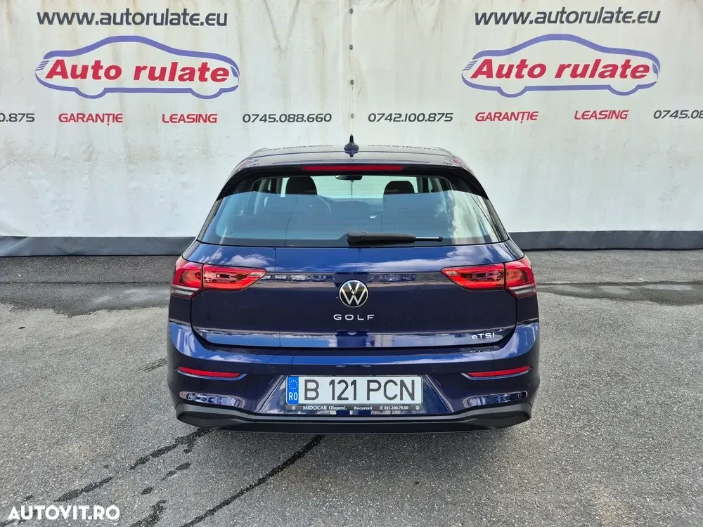 Volkswagen Golf VIII 1.0 eTSI DSG MHEV Life — imagine 4