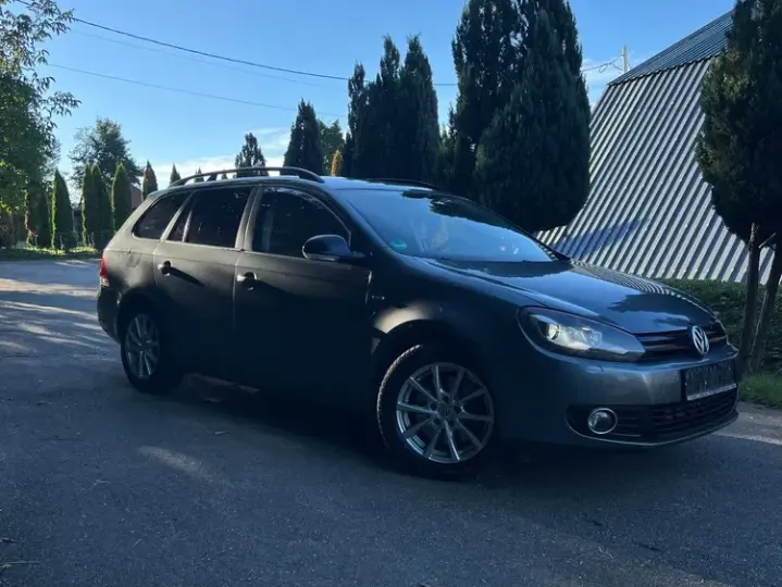 Volkswagen Golf VI 2.0 TDI DPF BlueMotion Technology DSG MATCH