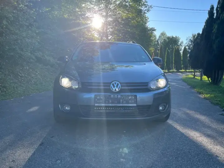 Volkswagen Golf VI 2.0 TDI DPF BlueMotion Technology DSG MATCH