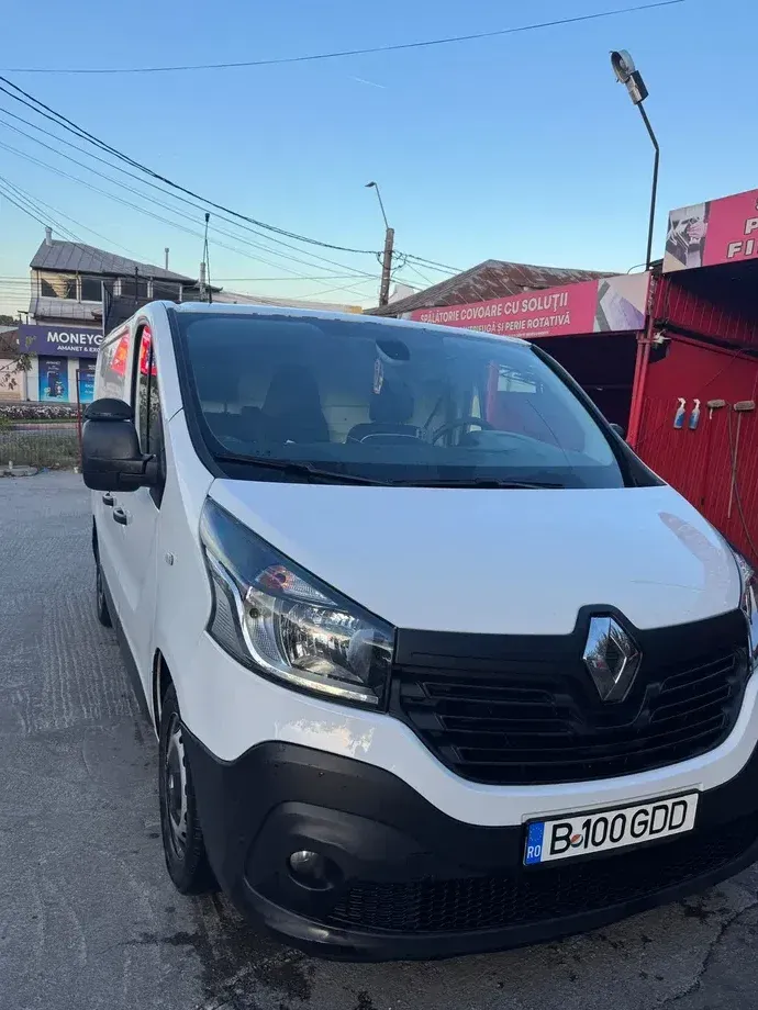 Renault Trafic Combi L2H1 7+1 Expression — imagine 2