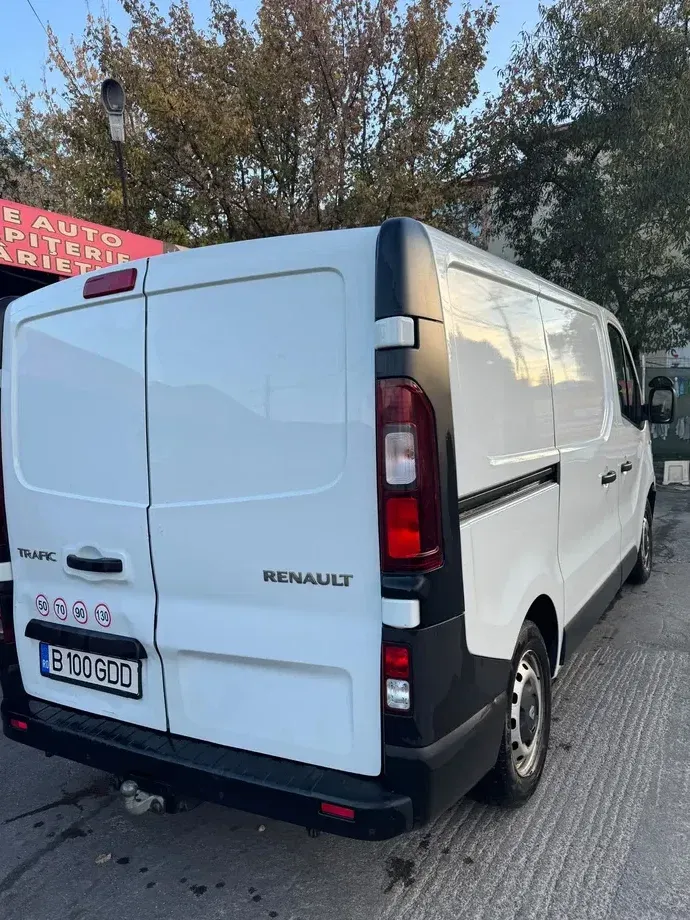 Renault Trafic Combi L2H1 7+1 Expression — imagine 6