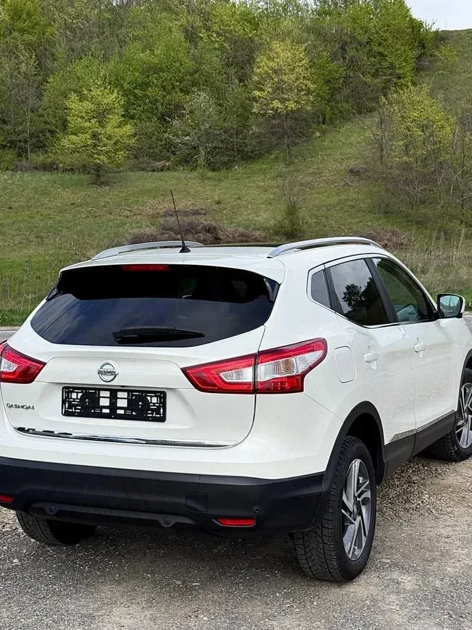 Nissan Qashqai II 1.6 DCI ALL-MODE 4x4i TEKNA — imagine 4