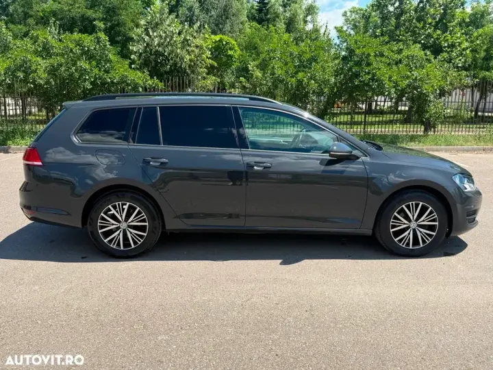 Volkswagen Golf VII 1.6 TDI DPF BMT DSG Trendline
