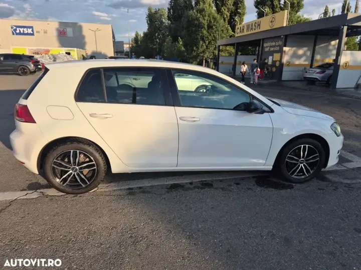 Volkswagen Golf VII 1.6 TDI DPF Trendline