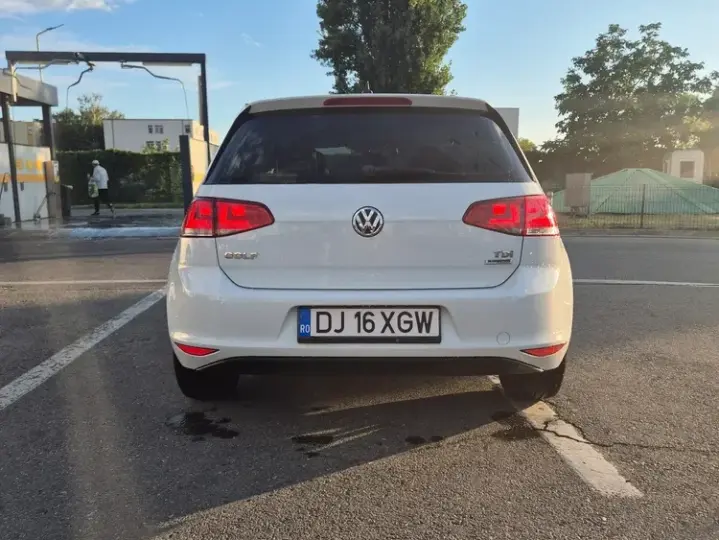 Volkswagen Golf VII 1.6 TDI DPF Trendline