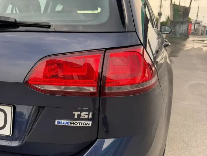 Volkswagen Golf VII