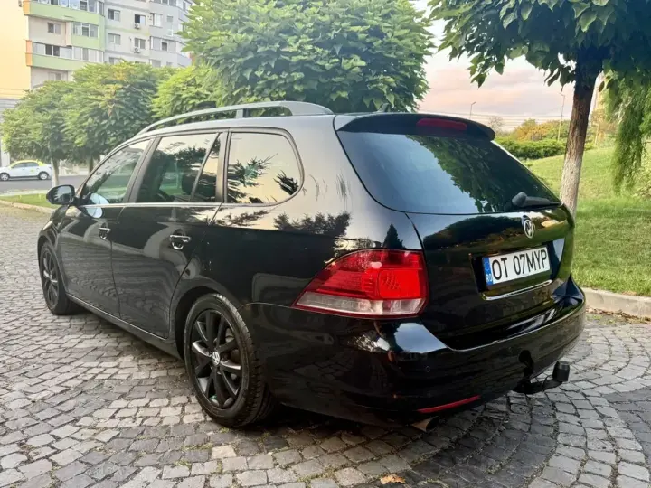 Volkswagen Golf VI 1.6 TDI DPF MATCH