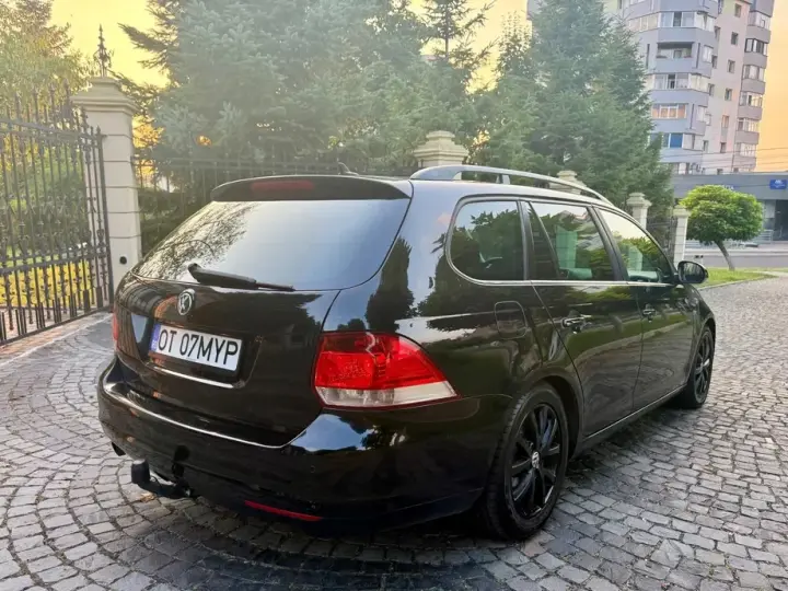 Volkswagen Golf VI 1.6 TDI DPF MATCH