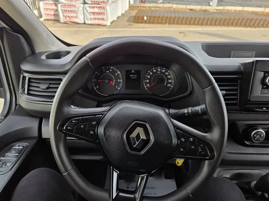 Renault Trafic L2H1 — imagine 12