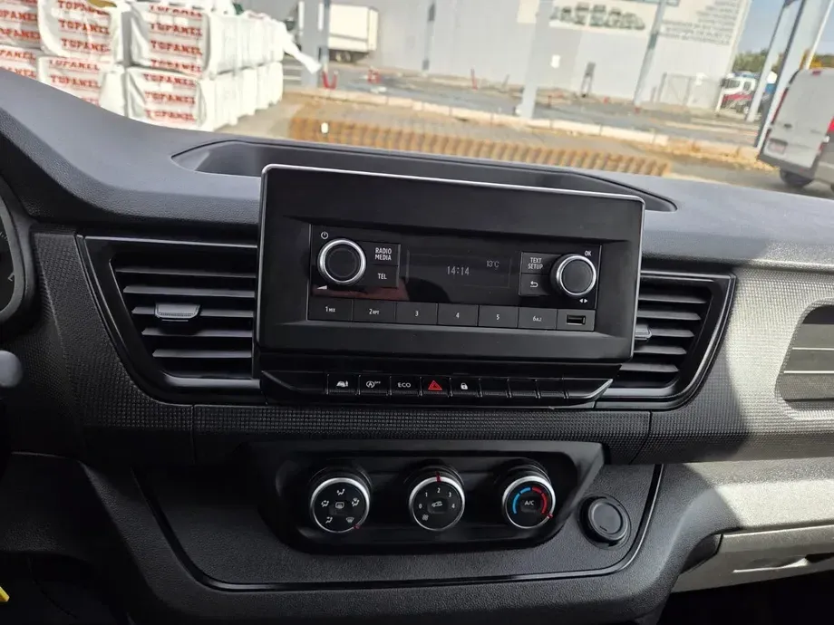 Renault Trafic L2H1 — imagine 14