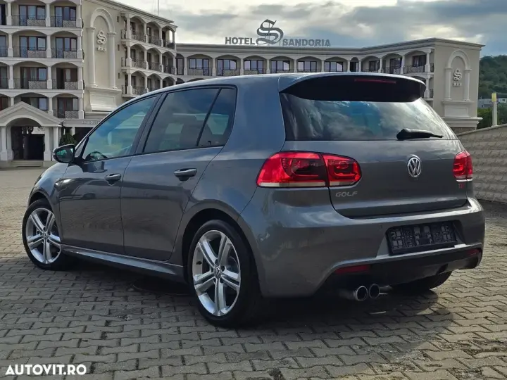Volkswagen Golf VI
