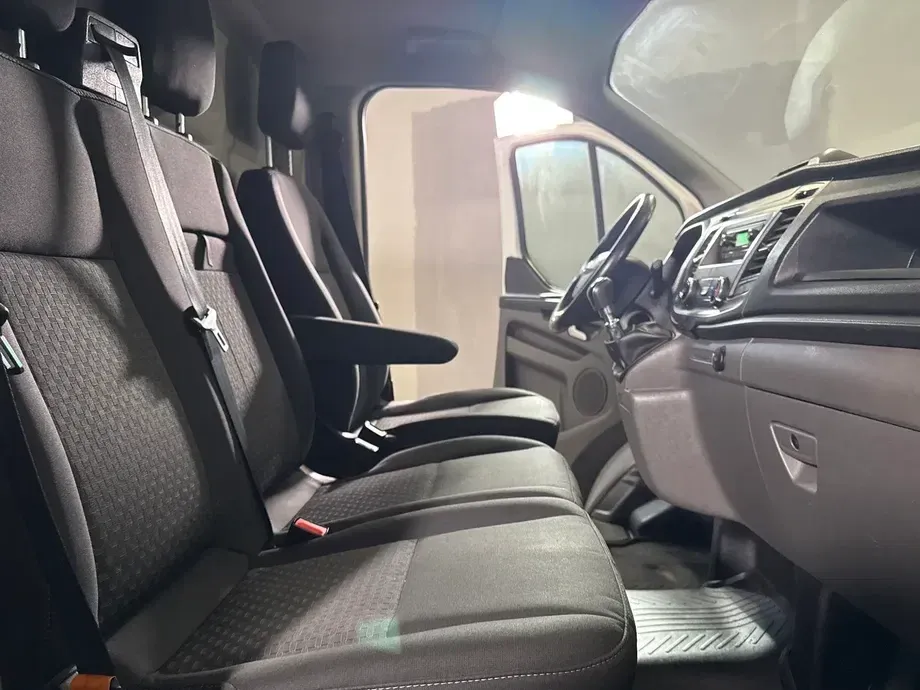 Ford Transit — imagine 10