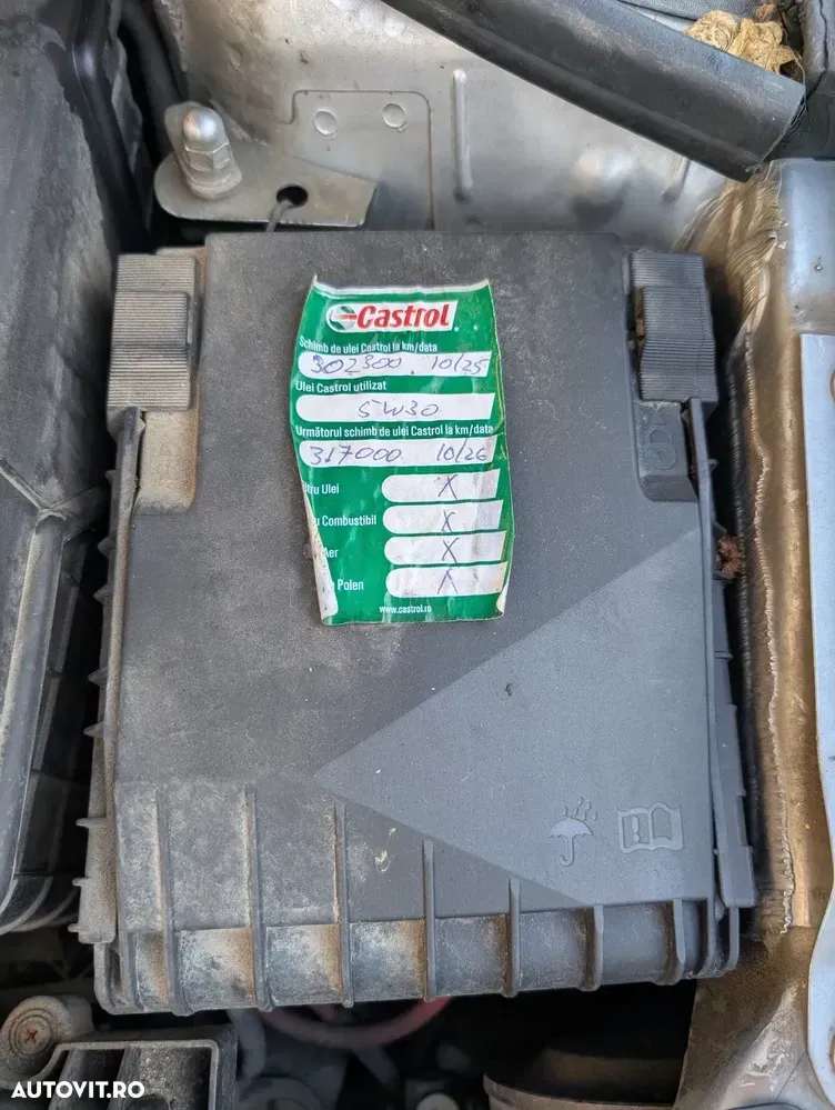 Volkswagen Golf VI 1.6 TDI DPF MATCH — imagine 6
