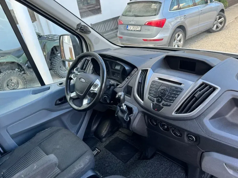 Ford Transit — imagine 9