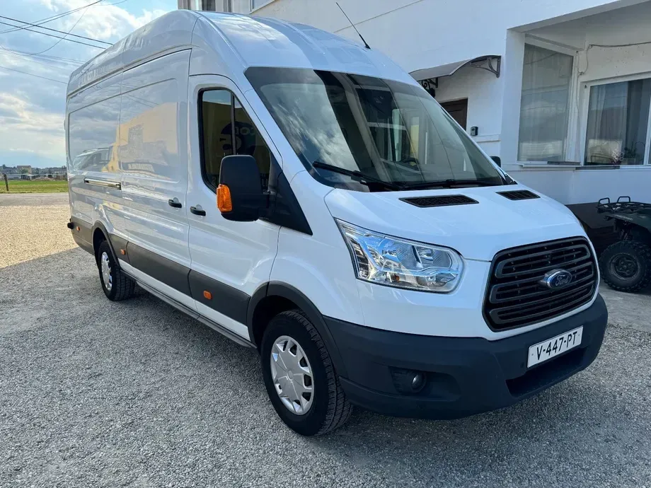 Ford Transit — imagine 12