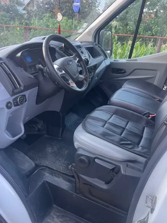 Ford Transit — imagine 8