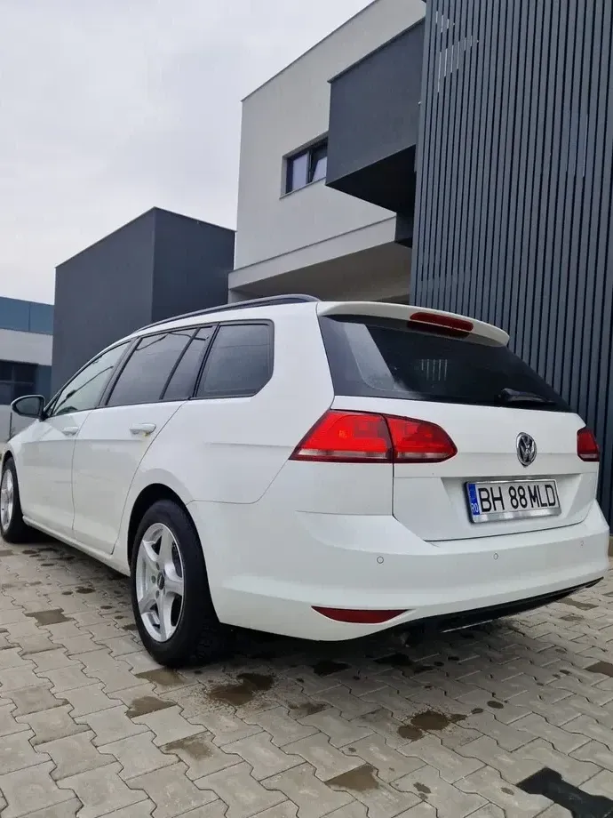 Volkswagen Golf 1.6 TDI BlueMotion Technology Comfortline — imagine 3