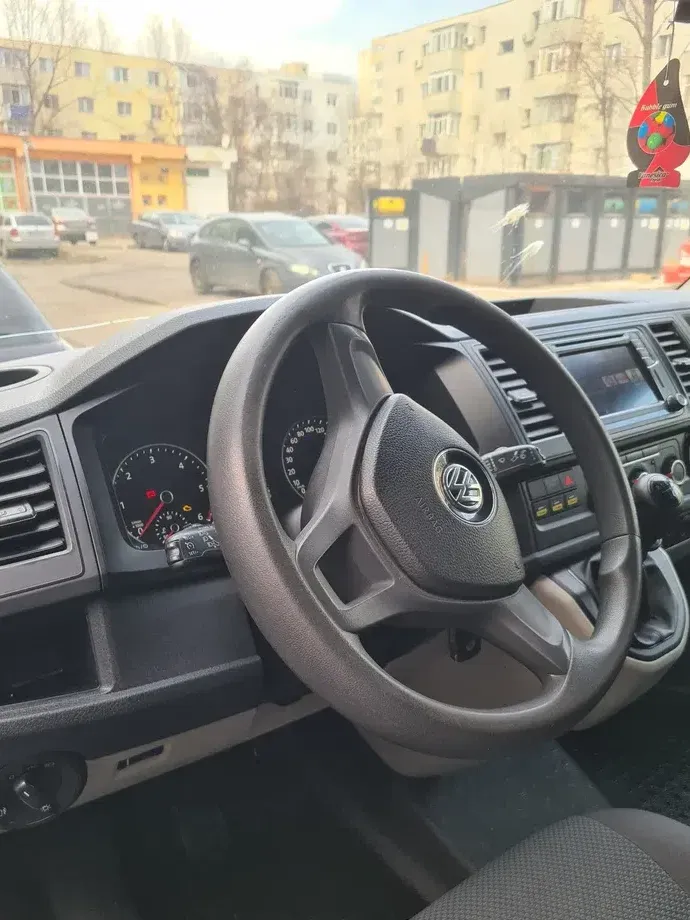 Volkswagen Transporter — imagine 9
