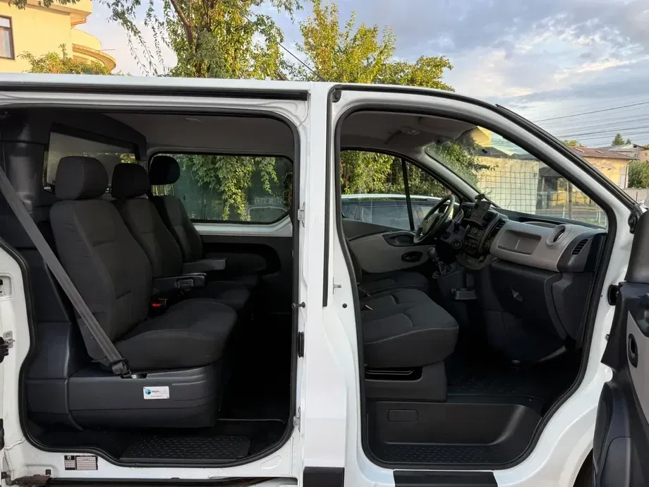Renault TRAFIC — imagine 11