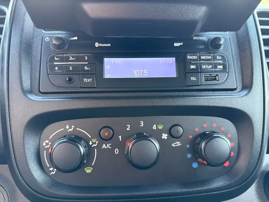 Renault TRAFIC — imagine 15