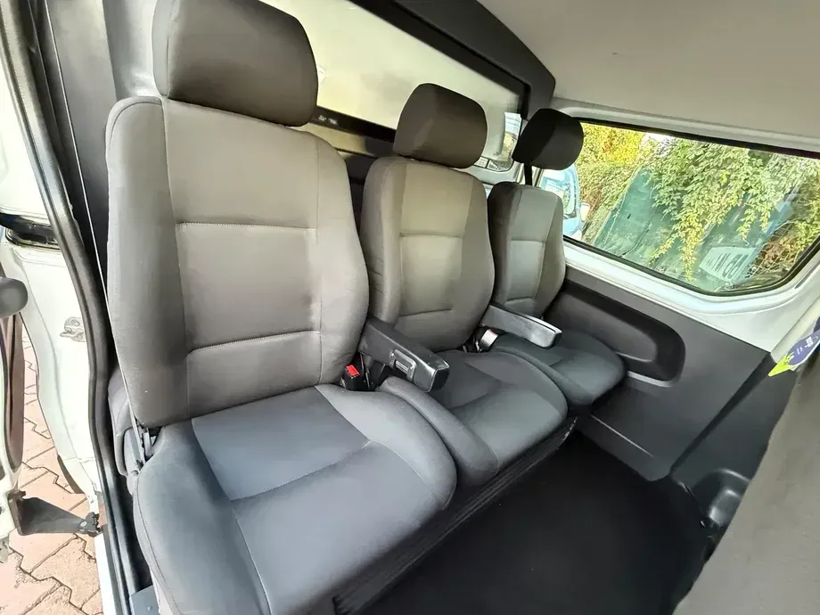 Renault TRAFIC — imagine 12
